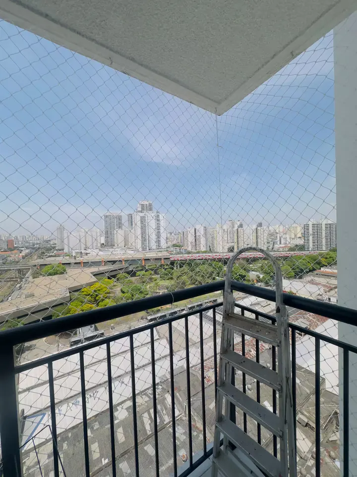 Varanda com redes de proteção e vista da cidade do Loft 1614 — foto 3